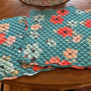 PIONEER WOMAN Floral Quilted Reversible Placemat (2).